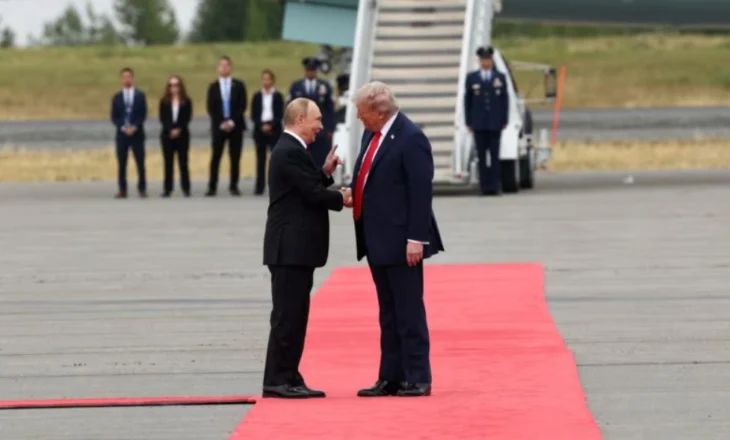 Takimi historik/ A do të pranoni një armëpushim? Valdimir Putin u shmanget pyetjeve të gazetarëve