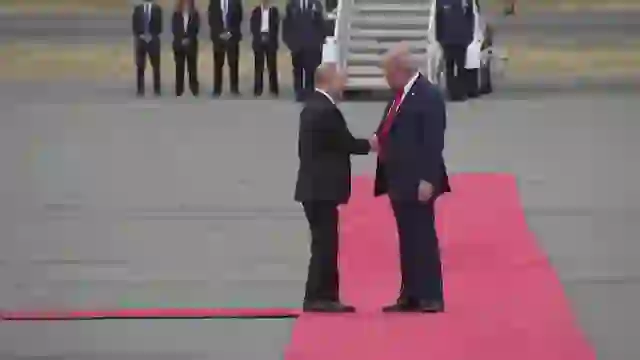 Takimi historik Trump-Putin/ Gjithë sytë e botës nga Alaska, dy udhëheqësit takohen në Anchorage