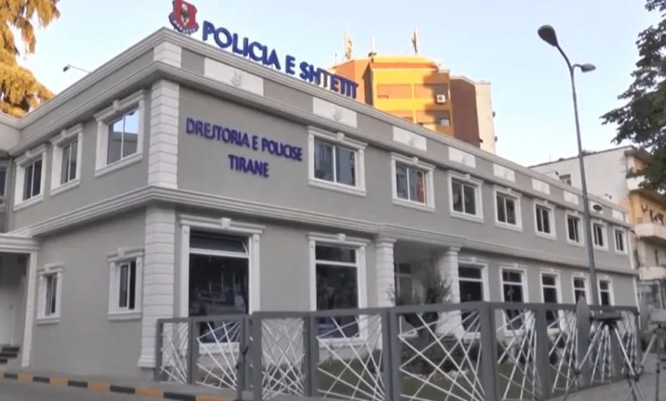 Të shtëna me armë në Tiranë, qëllohet drejt automjetit të një 37-vjeçari