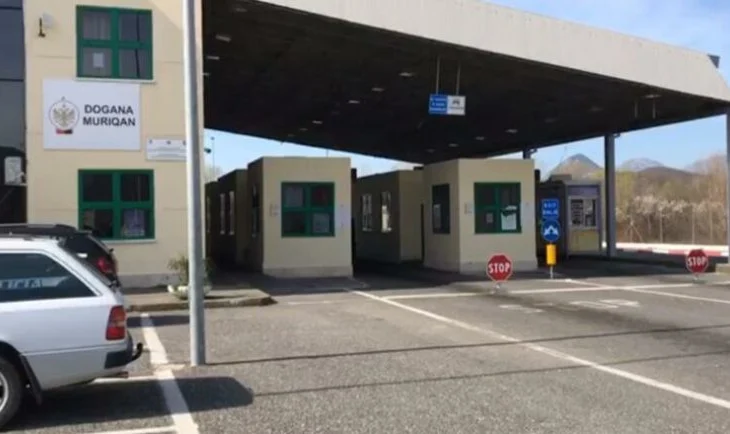 Tentoi të kalonte kufirin me një automjet të vjedhur, procedohet një shtetas në Muriqan
