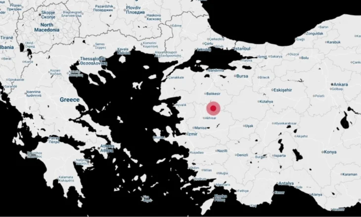 Tërmeti 6.1 i shkallës Rihter ‘shkund’ Turqinë Perëndimore, disa persona bllokohen nën rrënojat e shtëpive që u shembën