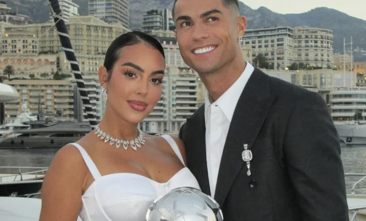 Tha PO! Cristiano Ronaldo propozon Georginën me unazën që po çmend rrjetin!
