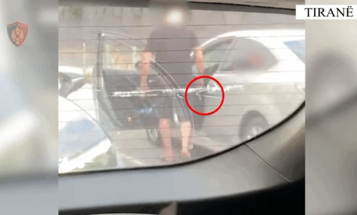 Tiranë/Lëvizte me armë e kanosi një shtetas, pranga 27 vjeçarit dhe vëllait të tij