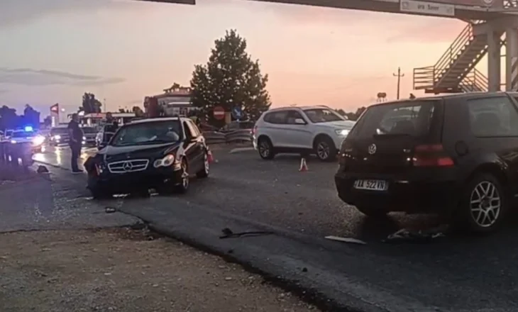 Tjetër aksident në autostradën Lushnje-Fier! Makina i pret rrugën ‘Benz-it’, dy të plagosur
