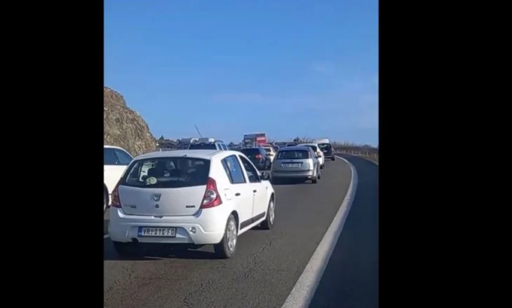 Trafik i rënduar në Rrugën e Kombit, Kolona mbi 10 kilometra në Kalimash