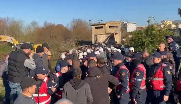 Tragjas, protesta e radhës për ujin. Banorët paralajmërojnë përshkallëzim të qëndrimeve