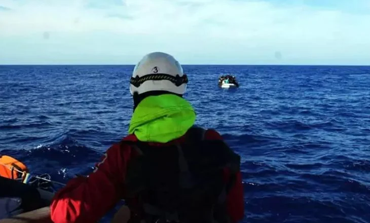 Tragjedi në det! Mbytet varka me emigrantë në Lampedusa! 26 të vdekur, mes tyre dhe fëmijë