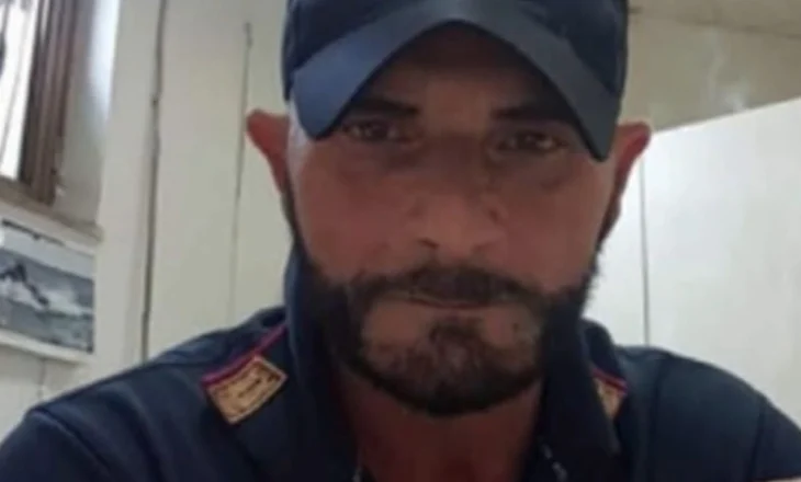 Tragjedia familjare në Napoli! Inspektori i policisë u vra nga djali i partneres së tij, konflikti nisi për një… papagall
