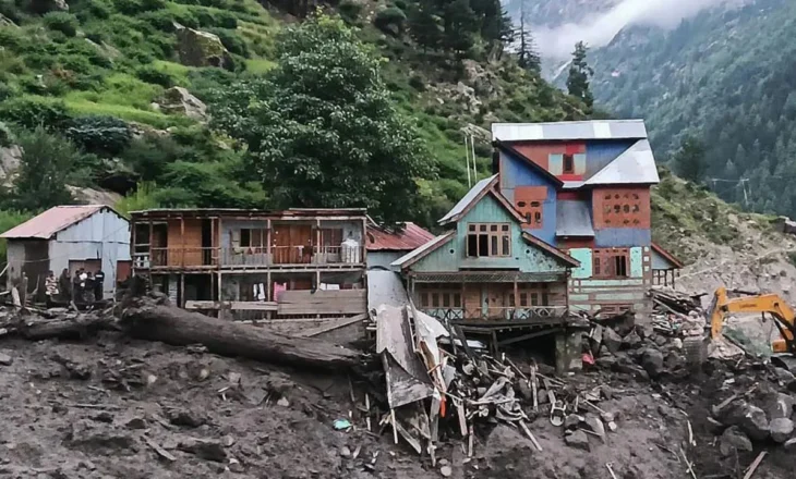 Tragjedia në Kashmir! Të paktën 60 të vdekur dhe dhjetëra të zhdukur pas përmbytjeve shkatërruese