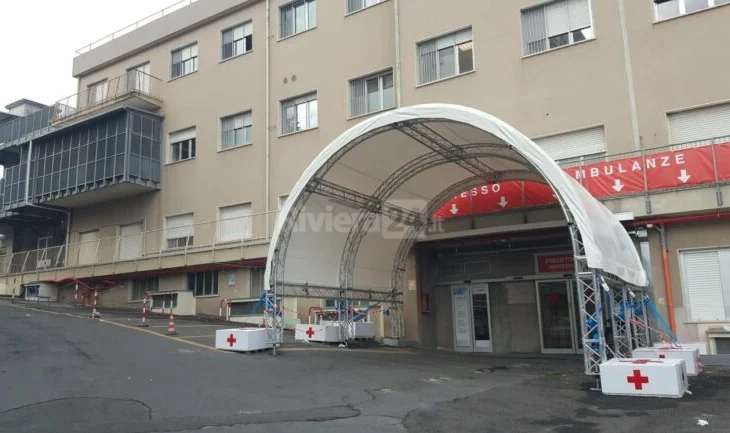 Tronditëse/ Një 41-vjeçar shqiptar sulmon dy infermiere, dhe vandalizon urgjencën spitalore