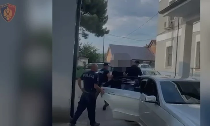 Tropojë/I shpallur në kërkim për kultivim të bimëve narkotike, arrestohet 29-vjeçari