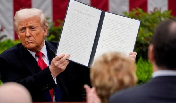 Trump godet Kanadanë me tarifa të reja, 35% për mallrat jashtë marrëveshjes