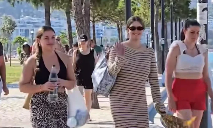 Turistët nga e gjithë bota shijojnë magjinë e Vlorës (VIDEO)