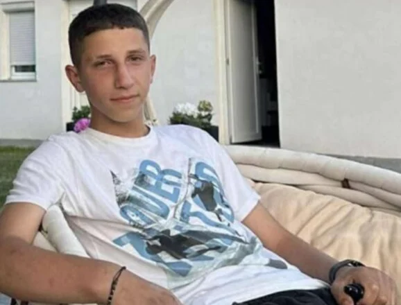U nis me autobus drejt Shqipërisë dhe “u zhduk”, familja nga Kosova kërkon ndihmë për gjetjen e djalit 16-vjeçar