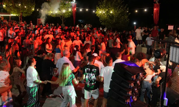 Ul siparin skena e “Vajza Fest 2025”, në një natë spektakolare festive