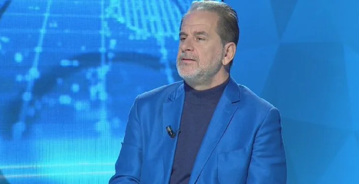 “Vdekja, kjo Zonjë madhështore”/ Çfarë shkroi Artur Zheji për vdekjen 1 vit më parë