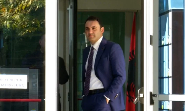 “Vëllai i Belindit, konsulent i Ballukut”, Këlliçi kthehet në ‘tabelë qitje’ nga mediat pranë Berishës