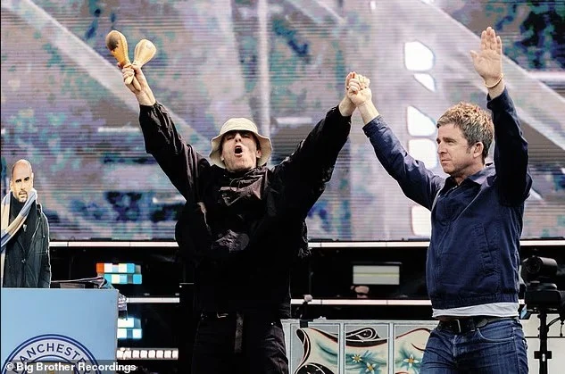 Vëllezërit Gallagher paralajmërohen të shmangin komentet për Trump për të ruajtur turneun e Oasis në SHBA