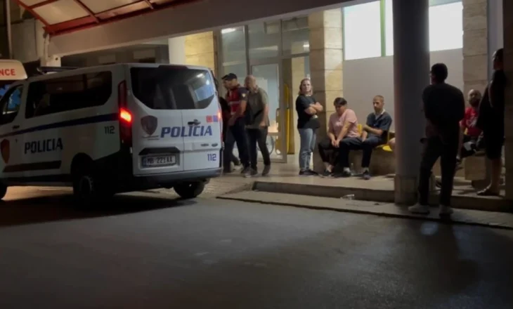 VIDEO/ Autori i vrasjes së bashkëmoshatarit 14-vjeçar në Maliq lë spitalin, dërgohet në komisariat! Pritet marrja në pyetje