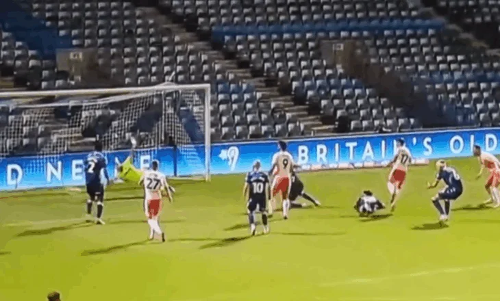 VIDEO/ Futbollisti shqiptar tund rrjetën në Angli, goli i tij nuk e shpëton dot ekipin nga humbja