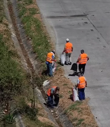 VIDEO/ Ministrja Kumbaro: Aksion pastrimi në aksin Gjirokastër-Tepelenë