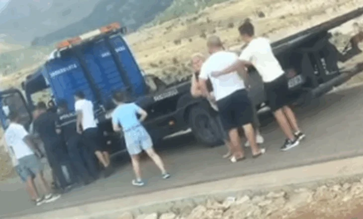 VIDEO/ Shqiptarët nuk ‘gjejnë paqe’, plas sherri në Malin e Tomorrit
