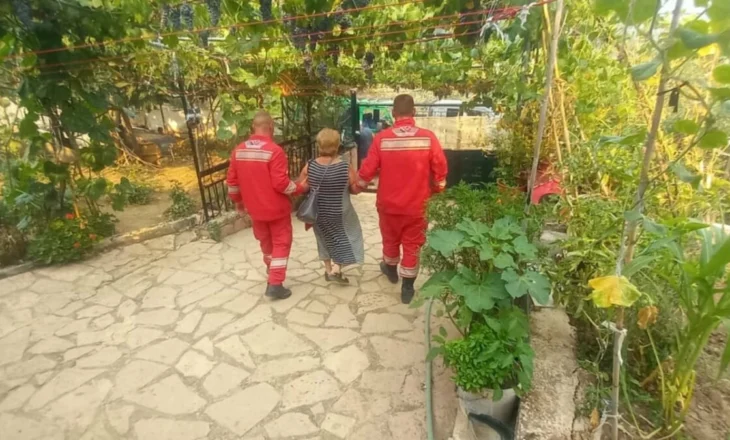 Vijon “lufta” me flakët në Finiq! Forcat e Armatosura dhe zjarrfikësit në operacion për shuarjen e zjarrit