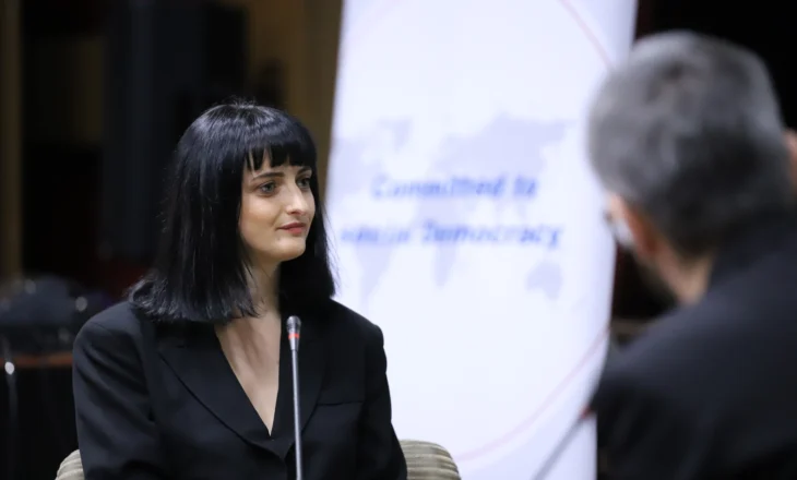 Vjosa Çerkini, zëri i Kosovës në media botërore – nga gazetaria tek dokumentarët e historive të heshtura