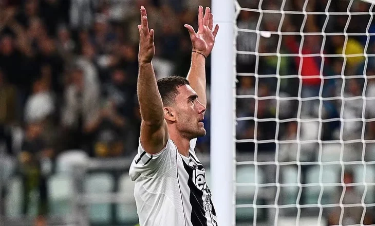 Vlahovic rifiton Juventusin, gol dhe paqe me tifozët. Mesazh i qartë edhe për Kolo Muani