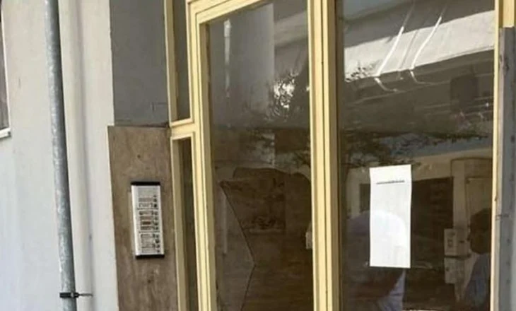 Vrasja e 36-vjeçares, djali i vogël tërhiqte babain nga qafa. Ajo vdiq në krahët e vajzës
