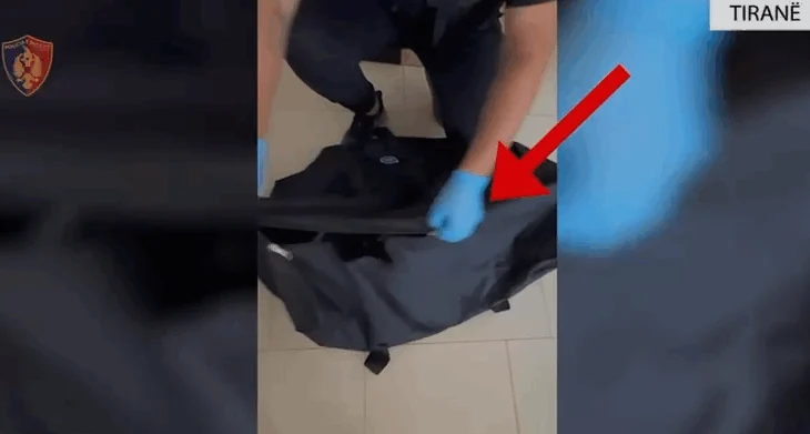 Zbulohet një laborator droge në Tiranë, në pranga 61 vjeçari! Sekuestrohet hashash, vaj kanabisi, kokainë dhe armë