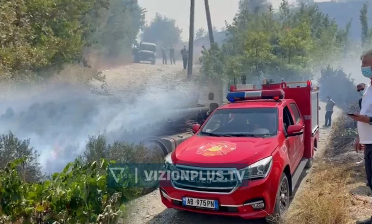 Zgjerohet harta e zjarreve, gjashtë fshatra të djegur në Gramsh, rritet numri i të evakuarëve