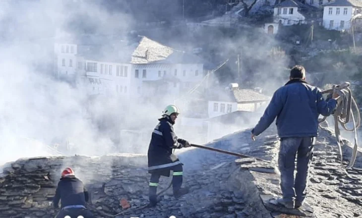 Zjarr gjatë natës në Dunavat të Gjirokastrës, flakët rrezikojnë banesat
