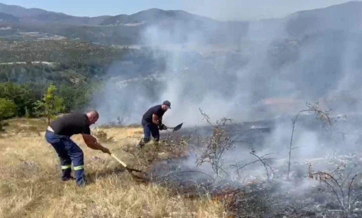 Zjarr në fshatin Brate të Kukësit, në rrezik Mali i Gjallicës