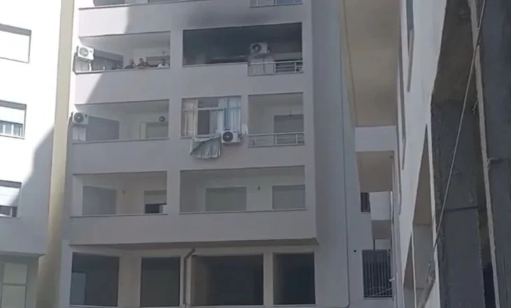Zjarr në një apartament në Vlorë, dëme të shumta materiale
