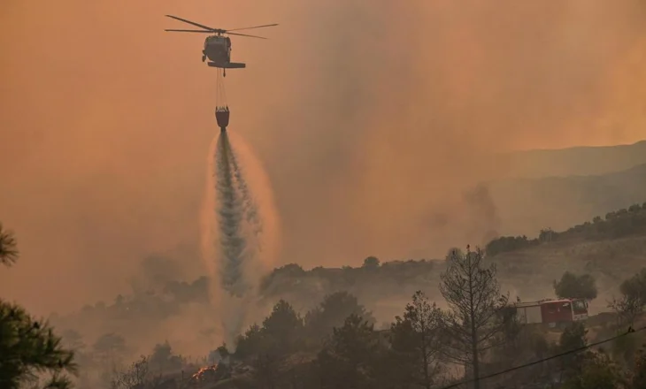 Zjarri në Lapardha, angazhohen dy helikopterë