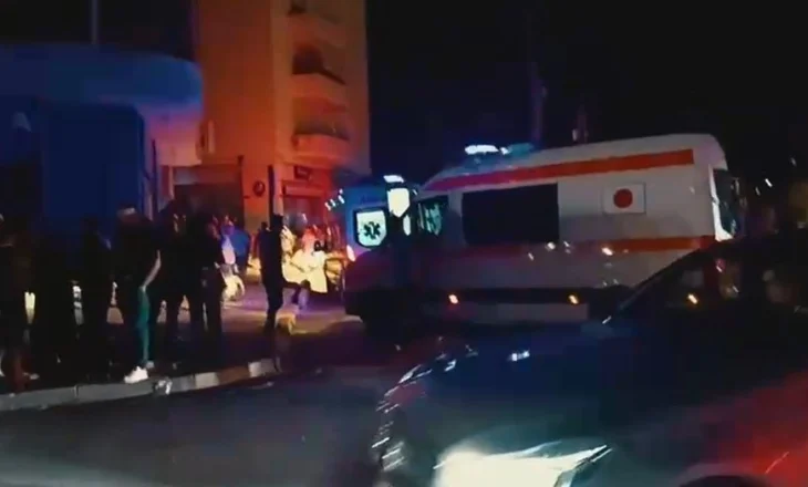 Zjarri në Lushnje, dhjetëra banorë të asfiksuar nga tymi, tre në gjendje më të rëndë
