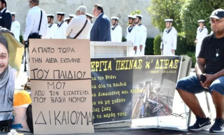22-vjeçari shqiptar humbi jetën në tragjedinë hekurudhore të Tempit, babai i pikëlluar nis grevën në Athinë dhe prek zemrat e mijëra njerëzve