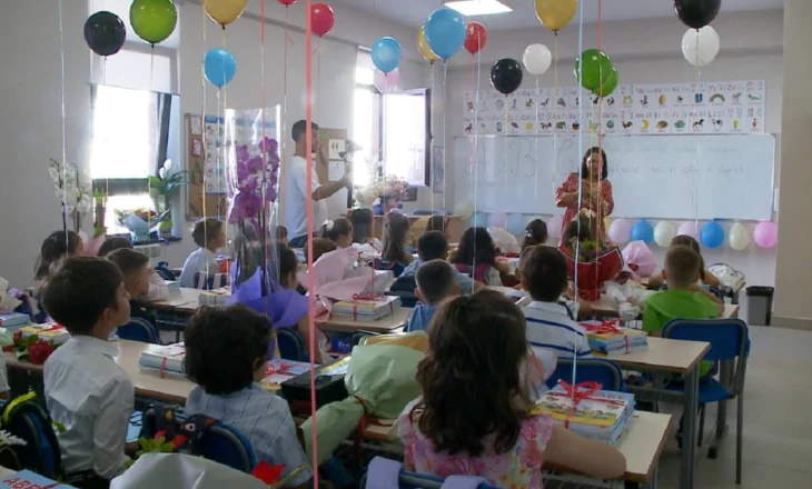 345 mijë nxënës nisin nesër vitin e ri shkollor 2025-2026, ja ndryshimet në sistemin arsimor/ Dhjetëra klasa të para në Korçë nuk patën asnjë regjistrim
