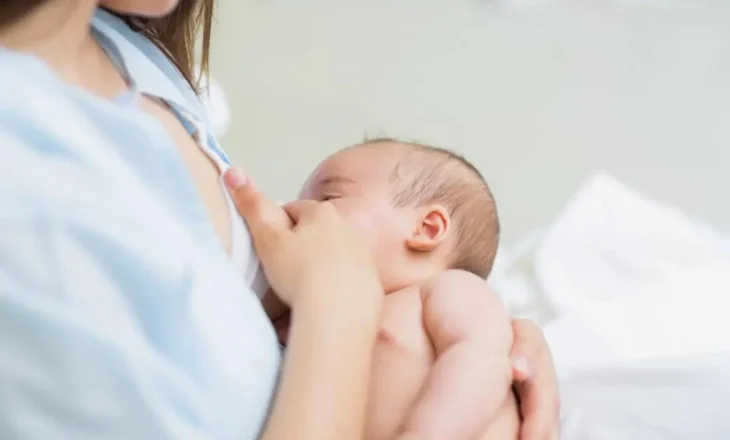 37% e foshnjave nën 5 muaj ushqehen vetëm me gji, Shqipëria pa përparim në këtë drejtim
