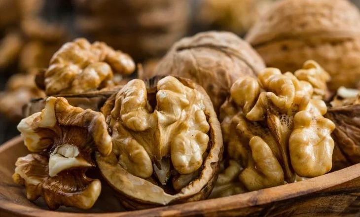 A ndihmojnë arrat për shëndetin e zemrës? Ja cila është sasia e duhur që ju nevojitet