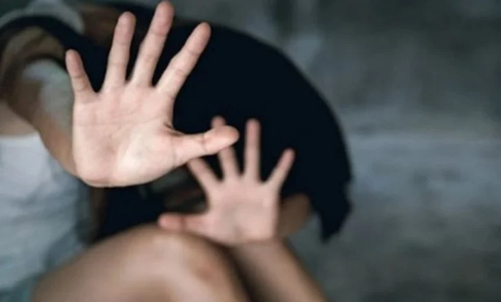 Abuzoi seksualisht me të miturën, 25 vite burg për 67-vjeçarin: 12-vjeçaren e ftoi në banesën me qera…