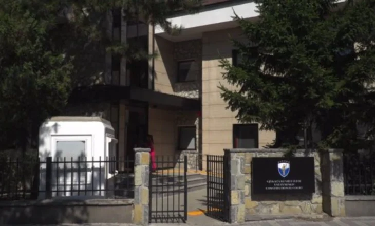 Afati për pezullimin e Kuvendit skadon sot – në pritje të vendimit të Kushtetueses për krizën politike në Kosovë