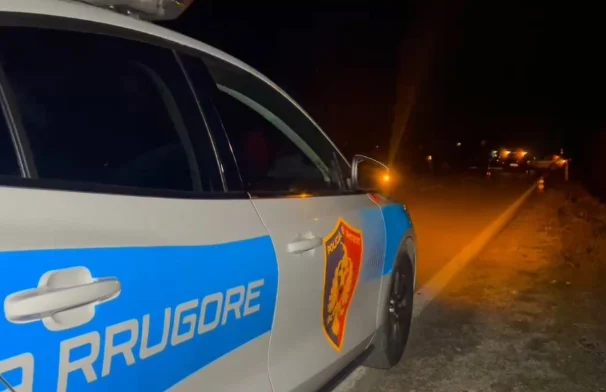 Aksident i rëndë në aksin Poliçan-Berat, një i vdekur dhe dy të plagosur