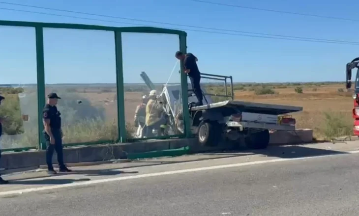 Aksident i rëndë në autostradën Fier–Vlorë, humb jetën drejtuesi i kamionçinës, pasagjeri në gjendje kritike
