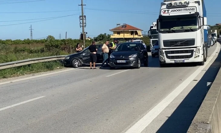Aksident i rëndë në autostradën Rrogozhinë-Lushnjë/ Kamioni godet automjetin, udhëtonin një çift bashkëshortësh…
