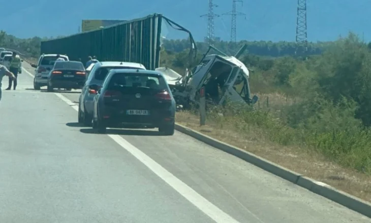Aksident në autostradën Fier-Vlorë, një i vdekur dhe një i plagosur rëndë