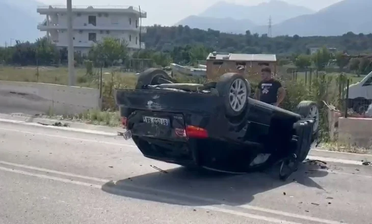 Aksident në Orikum, përmbyset një automjet pranë Portit të Jahteve