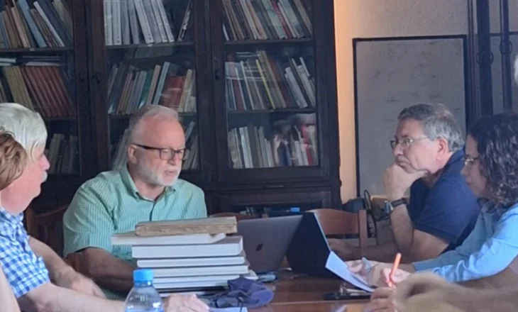 “Alfabetizime dhe kundrime të reja në albanologji” mbledh studiuesit në tryezë shkencore