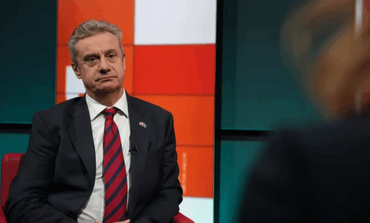 Ambasadori britanik: Ngërçi politik po e lë Kosovën pa zë ndërkombëtar, Kushtetuesja duhet të respektohet